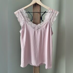 BaeVely Blush Pink V-Neck Floral Lace Trim Camisole with Eyelash Edges Small EUC